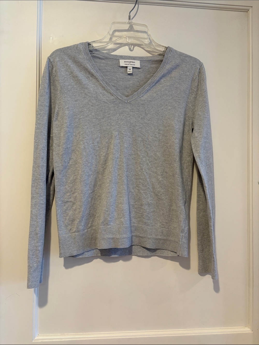 Banana Republic Light Gray V-Neck Knit Sweater